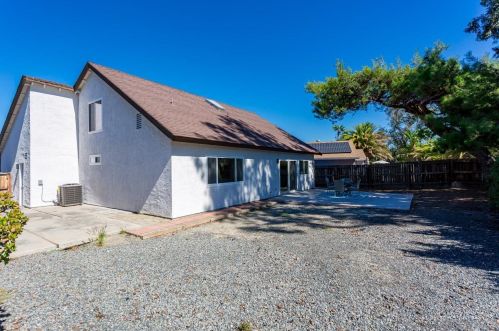 4137 Auburn Ave, Oceanside CA  92056-6018 exterior