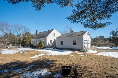 2 Blueberry Hill Rd, Raymond, NH 03077-2705