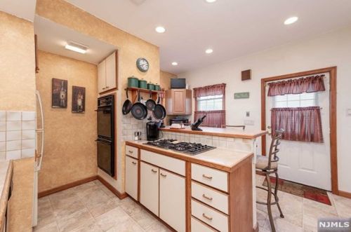 131 Schley St, Outwater NJ  07026-2337 exterior