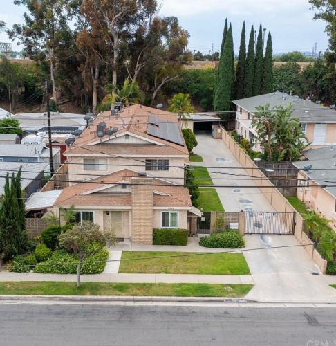 9242 Park St, Bellflower CA  90706-5665 exterior