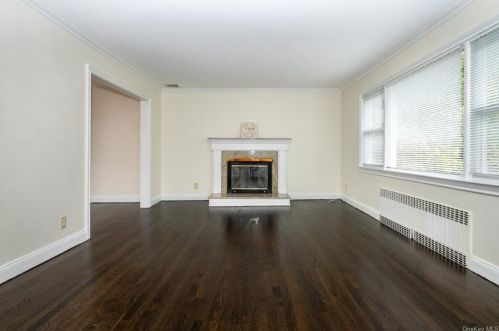 349 Commerce St, Hawthorne, NY 10532-1227