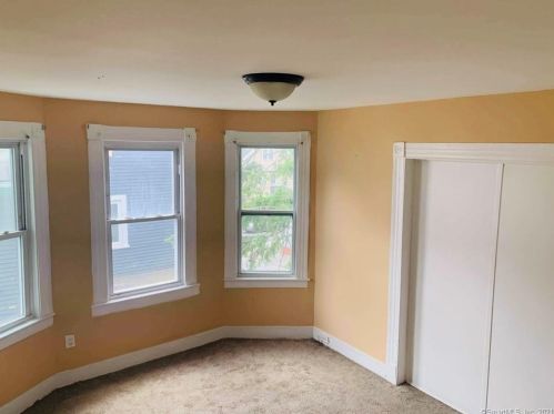 10 Pearl St, Waterbury CT  06704-3341 exterior