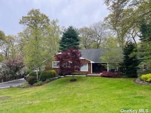 28 Bob O Link Ln, Northport, NY 11768-3306
