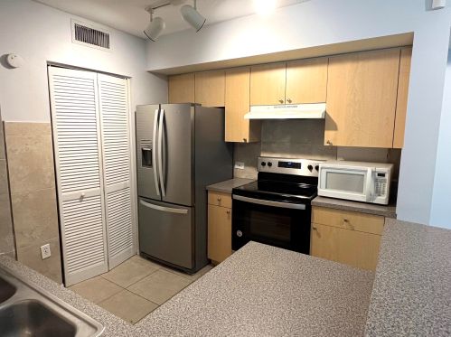 705 Villa Cir, Boynton Beach FL  33435-8914 exterior