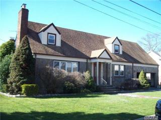 2238 Howes St, North Merrick, NY 11566-2859