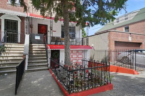 2943 Fenton Ave, Bronx, NY 10469-5505