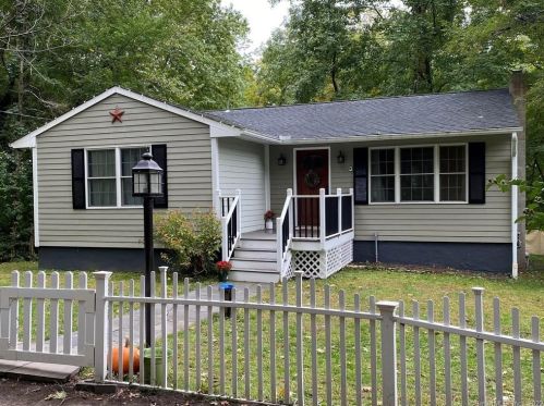 6 Green Pond Rd, Sherman, CT 06784-1809