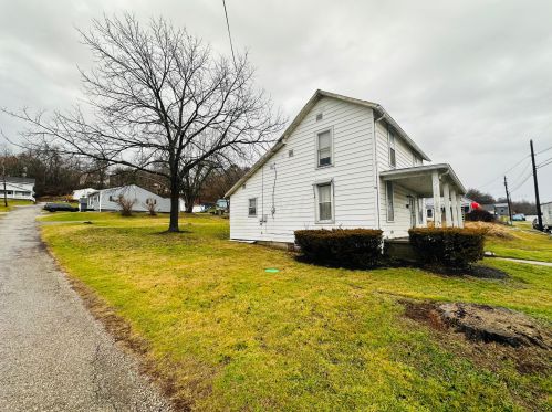 409 Pine St, Crooksville, OH 43731-1058