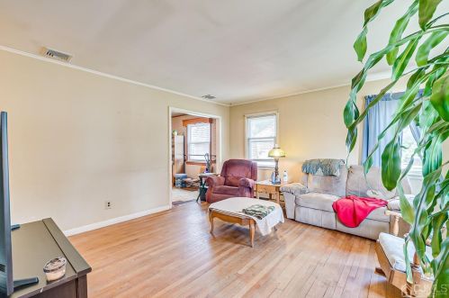 984 Maltby Ave, South Plainfield NJ  07080-2216 exterior