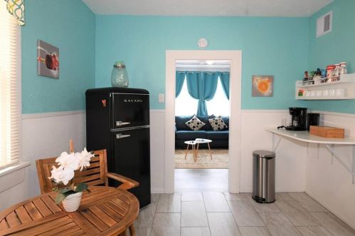 811 10 St, Galveston TX 77550-5118 exterior