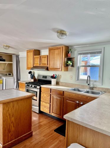 7 Hummingbird Ln, Raymond, NH 03077-1266