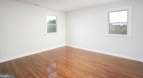 4 Locust Ave, Columbus NJ  08022-9504 exterior