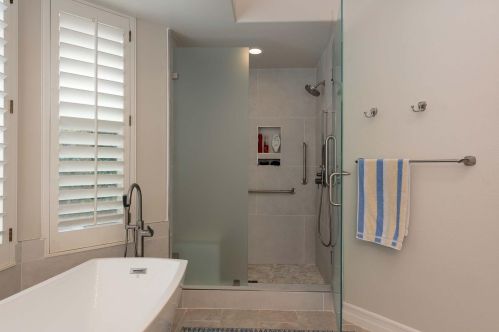 8 King Edward Ct, Rancho Mirage CA  92270-1621 exterior