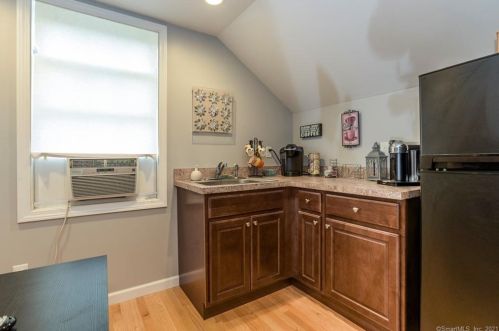 16 Patricks Ct, Wallingford CT  06492-2692 exterior