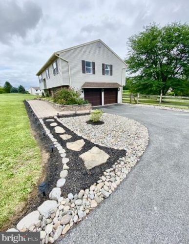 1422 Long Lane Rd, Krumsville, PA 19534-9589