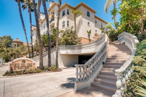 640 Camino De La Reina, San Diego CA 92108-3200 exterior