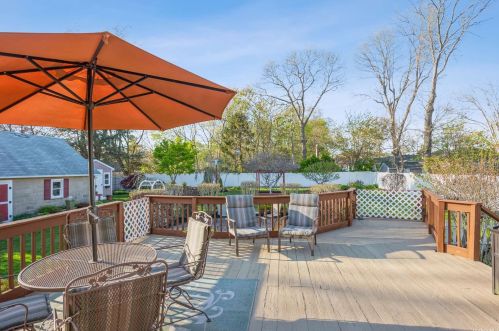 33 Lillian Pl, Canaan Lake NY  11772-2955 exterior