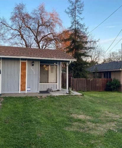 4952 Harrison St, North Highlands, CA 95660-5364