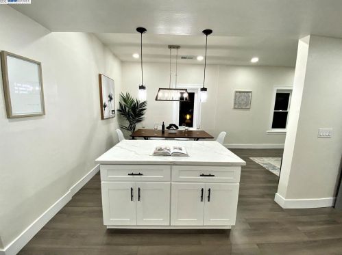 836 47th St, Oakland CA  94608-3202 exterior