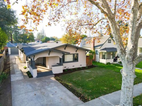 7821 Church St, Gilroy, CA 95020-5120