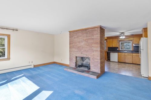 1 Cole St, Salem NH  03079-3931 exterior