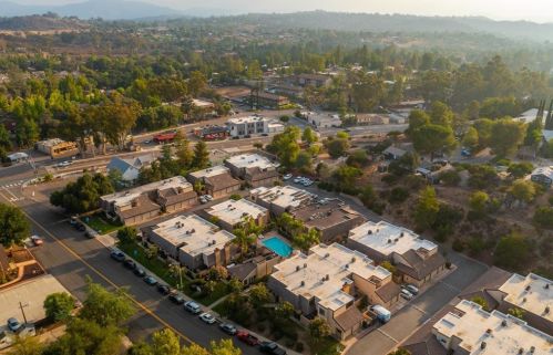 2142 Alpine Glen Pl, Alpine CA  91901-2120 exterior