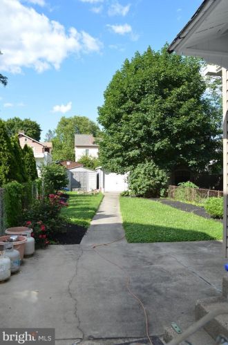 323 Beecher Ave, Cheltenham PA  19012-2001 exterior