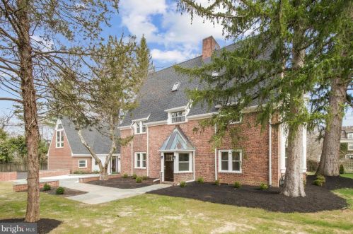 2 Campbelton Cir, Princeton NJ  08540-3010 exterior