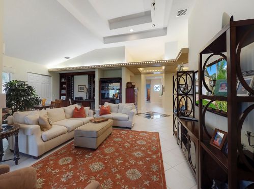 103 Palm Point Cir, West Palm Beach, FL 33418-4533