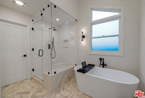 445 Sinaloa Rd, Simi Valley CA  93065-5430 exterior