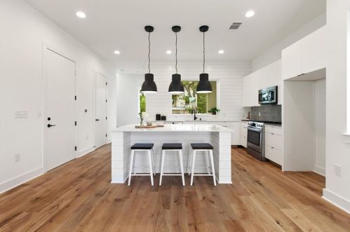 3807 51st St, Austin, TX 78723-4605