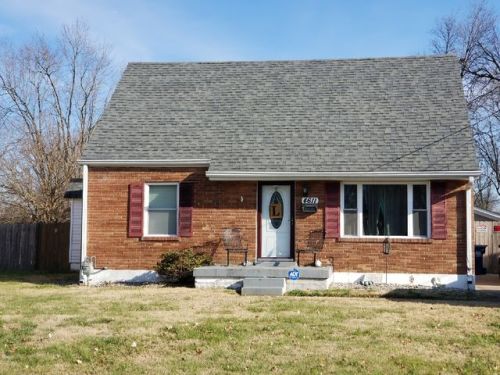 4611 Kiefer Rd, Louisville, KY 40216-2905