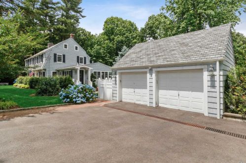 824 Hilltop Rd, Muttontown, NY 11771-1119