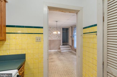 1210 Philadelphia Ave, Gilbertsville PA  19525-9573 exterior