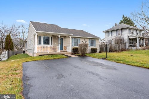 807 2nd Ave, Parkesburg, PA 19365-1303