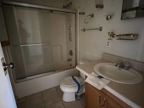 14 Vivian Dr, Florence KY  41042-9742 exterior