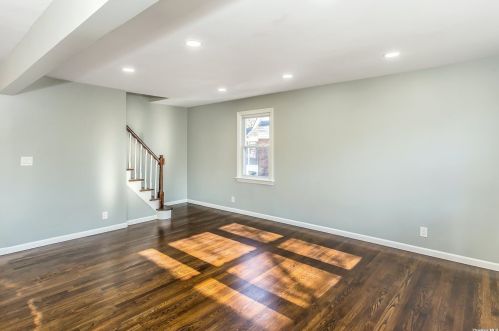 190 Violet Ave, Floral Park NY  11001-3026 exterior