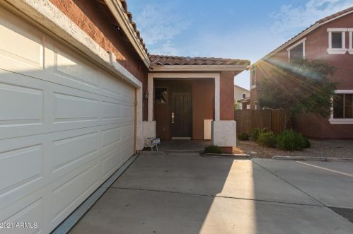 3821 Flower Ct, Gilbert, AZ 85298-8898