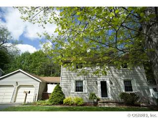 122 Kindlewood Ln, Rochester, NY 14617-1629