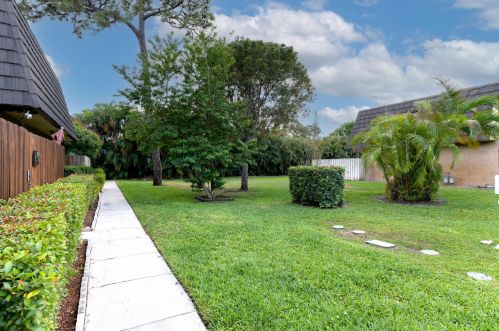 4614 Cherry Rd, West Palm Beach, FL 33417-5944