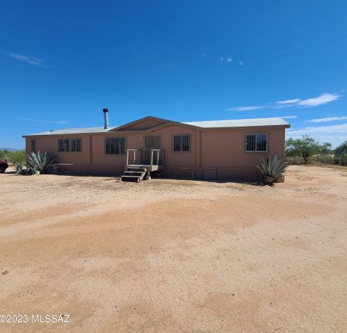 8896 Marstellar Rd, Tucson, AZ 85736-1868