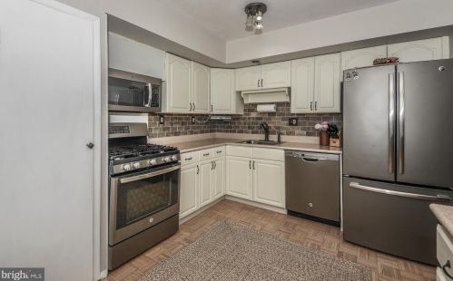 140 Windsor Ave, Southampton PA  18966-3334 exterior