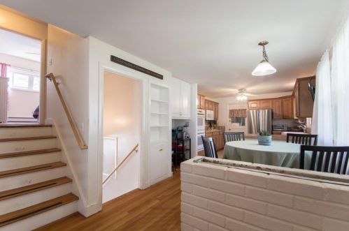 19 Casey Dr, Middletown RI  02842-6224 exterior