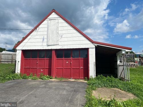 206 3rd St, Mc Connellsburg, PA 17233-1112