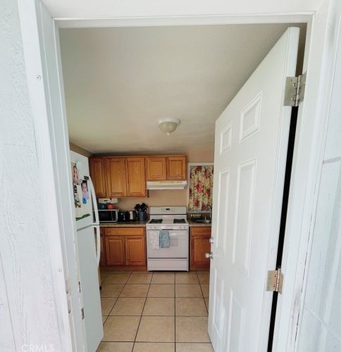 686 Wisteria Ave, Rialto CA  92376 exterior