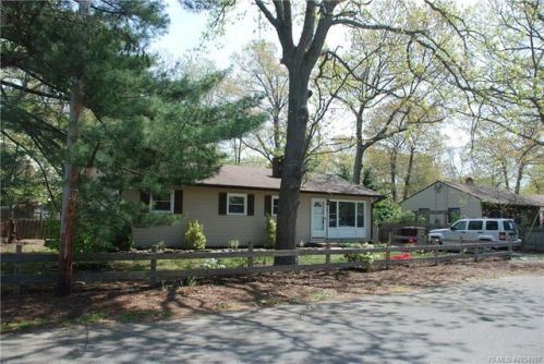 105 Holly St, Berkeley Township NJ  08721-1074 exterior