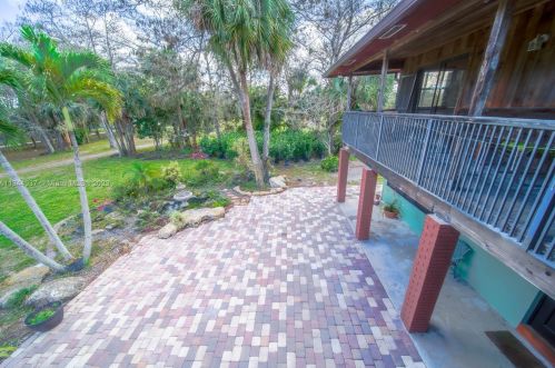 576 Marshall Rd, West Palm Beach FL  33413-3343 exterior