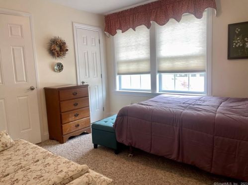 8 Park Ave, Plainville CT  06062-3223 exterior