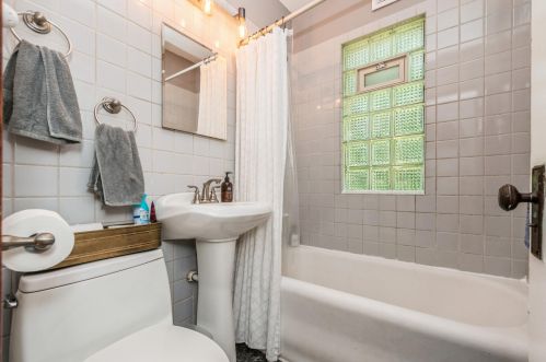 154 75th St, Milwaukee WI  53213-3558 exterior