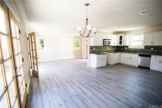 1817 12th St, Los Angeles CA  90006-4103 exterior